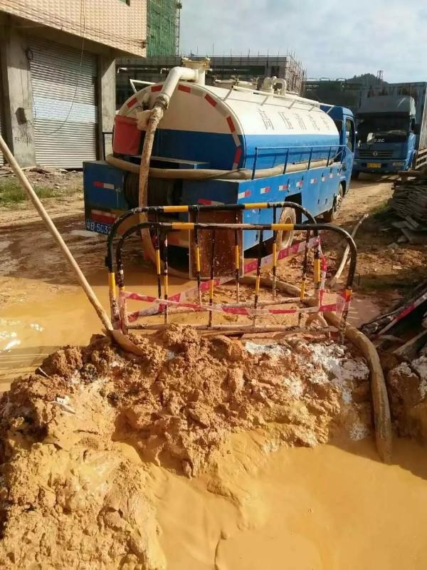 嘉荫工地淤泥清淤